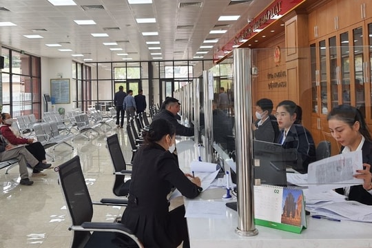 Công chức xin thôi việc được trợ cấp 1,5 tháng lương hiện hưởng cho mỗi năm đóng BHXH