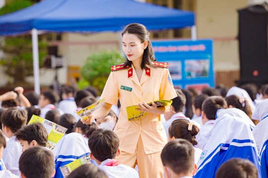 Lấy con người làm trung tâm trong xây dựng văn hóa giao thông