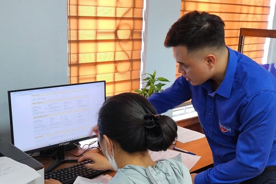 “Trợ lý hành chính” tận tụy giúp dân