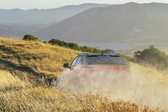 Subaru Uncharted 2026 lộ diện: Crossover điện thể thao, ngang cỡ Toyota Yaris Cross