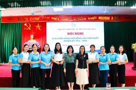Hội LHPN phường Phú Diễn công bố các quyết định thành lập Hội LHPN phường