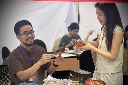 Nghệ nhân Nguyễn Tấn Phát Chuẩn bị kĩ càng để gia tăng nguồn lực kinh tế từ văn hóa