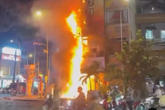 TP Hồ Chí Minh: Dập tắt kịp thời đám cháy tại quán ăn nhanh
