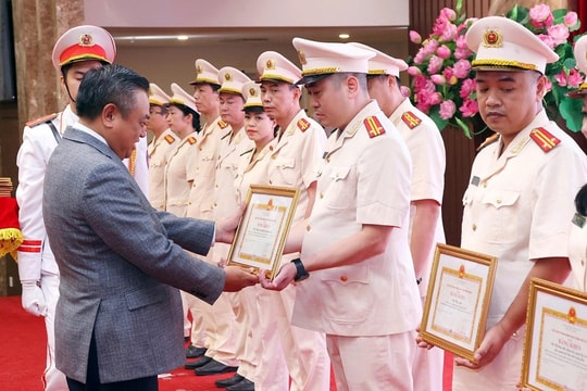 Hà Nội vinh danh những tấm gương tiêu biểu của Công an Thủ đô