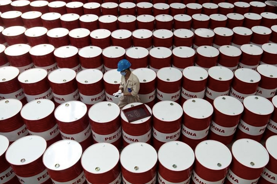 IEA nâng dự báo nguồn cung dầu năm 2025