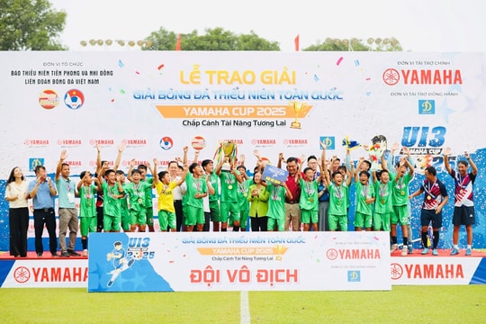 Đội U13 Nam Định lần đầu đăng quang giải bóng đá vô địch U13 Quốc gia