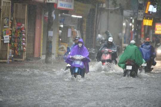 Thời tiết ngày 13/7: Mưa dông diện rộng