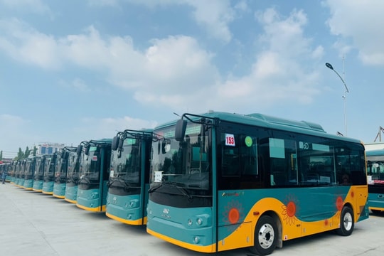 Đề xuất mở tuyến xe buýt điện đến sân bay Côn Đảo