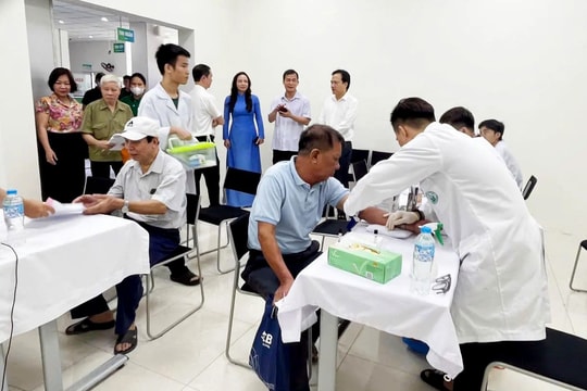 Phường Đông Ngạc khám sức khỏe miễn phí cho người có công và thân nhân liệt sĩ