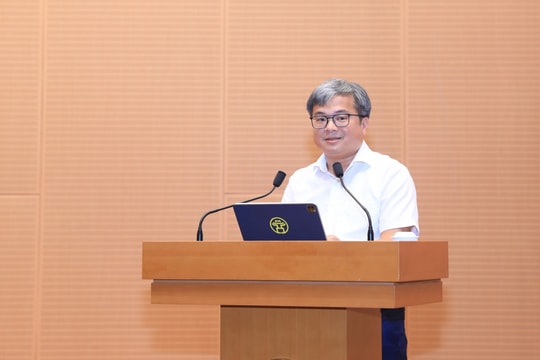 Hà Nội: Đẩy mạnh hướng dẫn để người dân thực hiện thủ tục hành chính trực tuyến ngay tại nhà