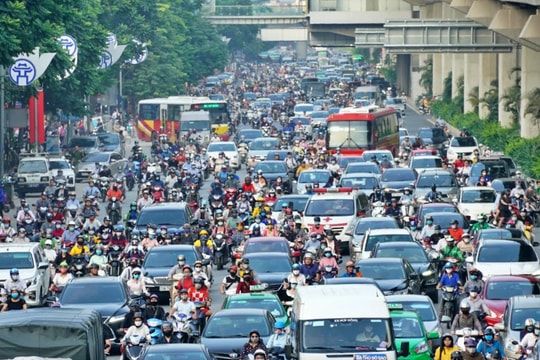 Hà Nội triển khai các giải pháp hỗ trợ người dân chuyển đổi xe chạy xăng