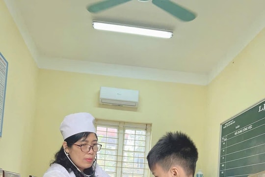 Biệt lập giữa sông Hồng, xã đảo Minh Châu "khát" dịch vụ y tế