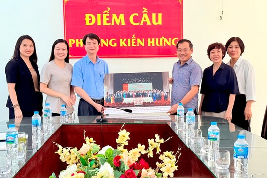 Báo Hànộimới phối hợp tuyên truyền về Đại hội Đảng bộ phường Kiến Hưng
