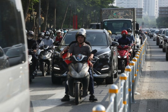 Dự báo thời tiết Hà Nội ngày 15/7: Ngày nắng nóng, chiều tối và đêm có lúc mưa rào và dông