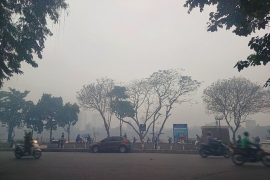 Hà Nội đối mặt ô nhiễm không khí: Người dân mong có giải pháp hiệu quả