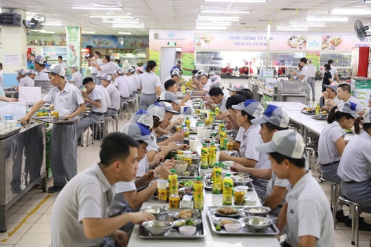 "Bữa cơm Công đoàn" - thông điệp mạnh mẽ của Hà Nội về sự sẻ chia