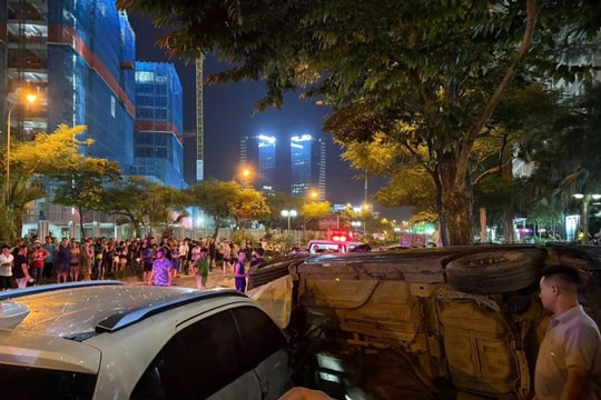 Hà Nội: Ô tô tông liên hoàn tại phường Dương Nội, nhiều người thương vong