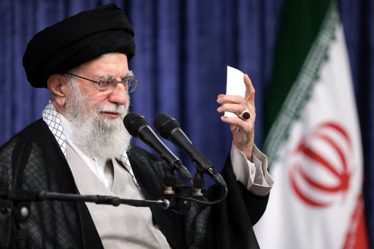 Lãnh tụ tối cao Iran đe dọa tấn công mạnh hơn vào Mỹ và Israel