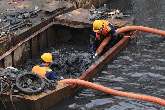 Nạo vét bùn sông Tô Lịch sẽ xong sớm hơn kế hoạch