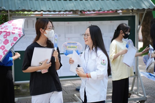 Thủ khoa khối A00, A1, D00 là học sinh trường nào ở Hà Nội?