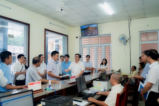 Huế lấy ý kiến người dân tổ chức làm việc vào sáng thứ 7