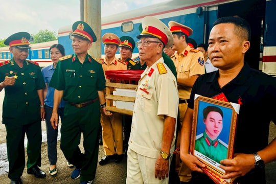 Đón hài cốt liệt sĩ về quê nhà