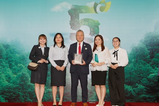 Acecook Việt Nam được vinh danh Top 50 doanh nghiệp phát triển bền vững tiêu biểu 2025
