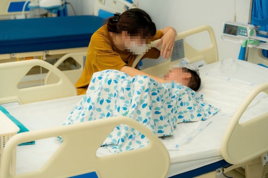 Báo động đỏ toàn viện cấp cứu hai anh em ruột trong vụ tai nạn liên hoàn ở Dương Nội