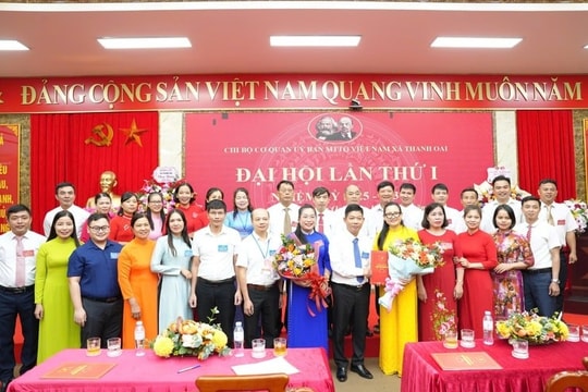 Đồng chí Nguyễn Thị Hảo làm Bí thư Chi bộ cơ quan Ủy ban MTTQ Việt Nam xã Thanh Oai