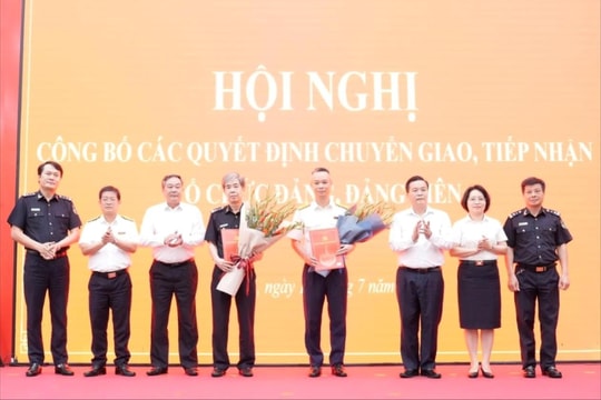 Đảng ủy UBND thành phố Hà Nội tiếp nhận 2 đảng bộ ngành Thuế, Hải quan