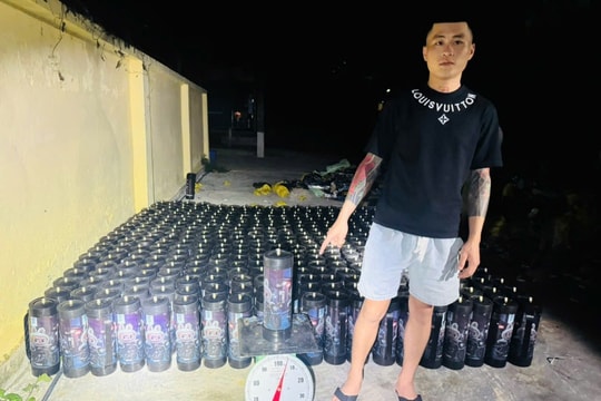 Đồn Biên phòng cửa khẩu Hoành Mô (Quảng Ninh) Bắt giữ đối tượng vận chuyển 384 bình khí cười ở biên giới