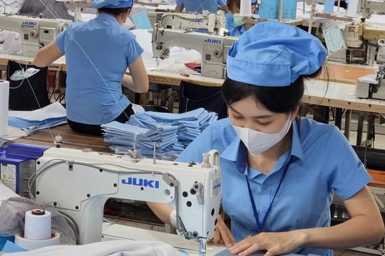 [Podcast] Tin tức ngày 18-7: Dự kiến tăng lương tối thiểu vùng từ 1-1-2026, bình quân thêm 300.000 đồng/tháng