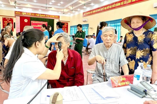 Xã Thượng Phúc chăm lo sức khỏe người có công với cách mạng bằng việc làm thiết thực