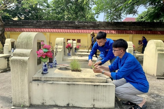 Tuổi trẻ xã Thượng Phúc tri ân các anh hùng liệt sỹ