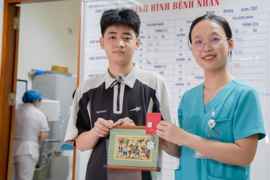 Nam sinh ung thư máu xuất sắc đạt 28 điểm thi THPT Quốc gia