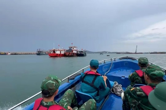Bộ đội Biên phòng Quảng Ninh khẩn trương giúp dân phòng, chống bão số 3