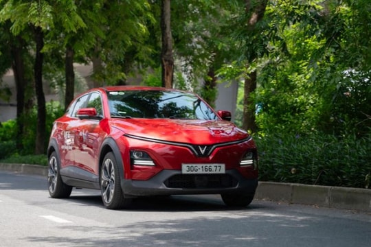 Xe gầm cao cỡ nhỏ bùng nổ doanh số, sedan dần lép vế