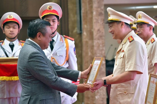 Dấu ấn nhiệm kỳ Đại hội XXVIII của Đảng bộ Công an thành phố Hà Nội Kỳ 1: Công an thành phố Hà Nội vững vàng công tác xây dựng Đảng