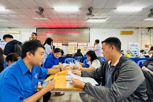 Tạo việc làm cho người lao động để giữ nhịp tăng trưởng