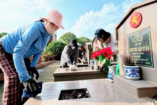 Hơn 100 cán bộ, hội viên, đoàn viên xã Nam Phù ra quân tổng vệ sinh môi trường