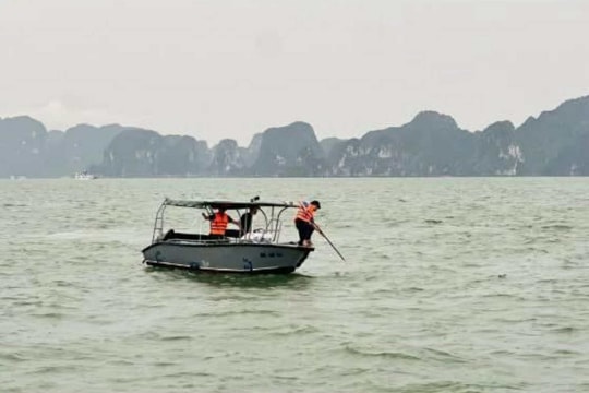 Tìm thấy nạn nhân 6 tuổi trong vụ lật tàu du lịch trên vịnh Hạ Long