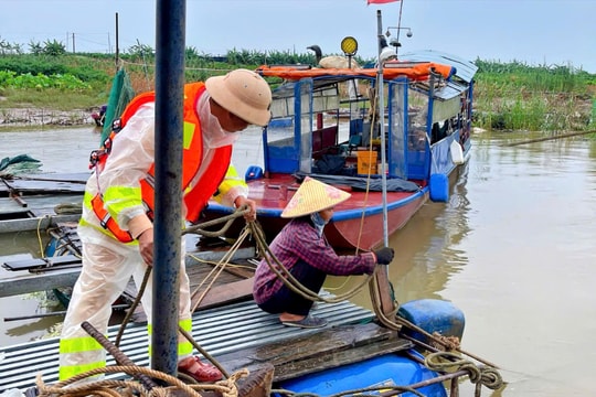 Hà Nội: Đồng loạt kiểm tra việc ứng phó bão số 3 trên tuyến sông Hồng