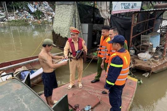 Người dân cần làm gì để giữ an toàn khi dông bão xảy ra