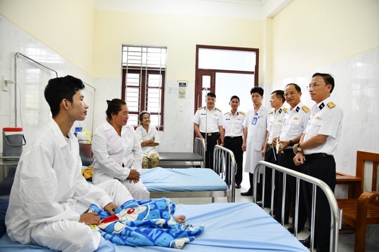 Bộ Tư lệnh Vùng 5 Hải quân tri ân các gia đình chính sách