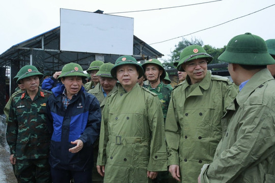 Phó Thủ tướng Trần Hồng Hà: Dự báo sớm và đúng để có biện pháp ứng phó kịp thời với bão số 3