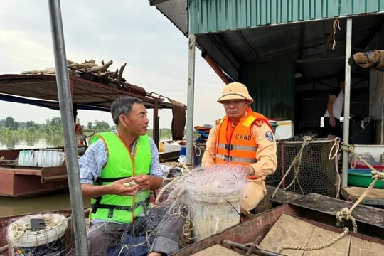 Hà Nội rà soát, sơ tán người dân ra khỏi vùng nguy hiểm