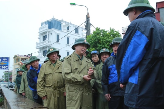 Phó Thủ tướng Trần Hồng Hà: Chuẩn bị cả tình huống triều cường trùng thời điểm bão đổ bộ