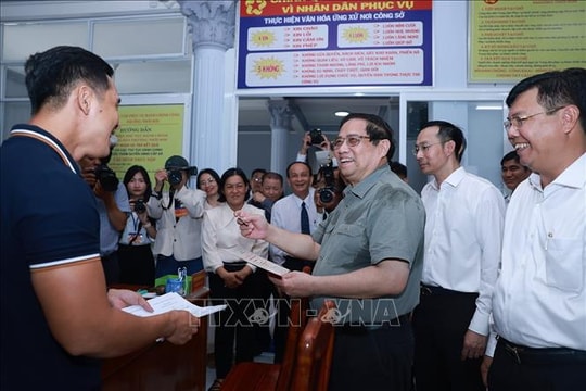 Thủ tướng Phạm Minh Chính: Tuyệt đối không để việc sắp xếp bộ máy ảnh hưởng đến đời sống vật chất, tinh thần của nhân dân