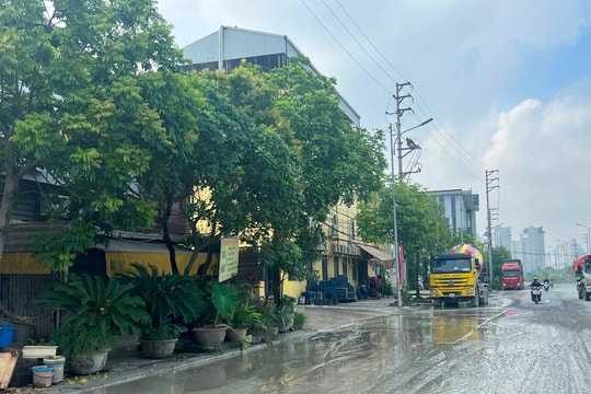 Nước thải, bụi gây ô nhiễm tại tuyến đường vào Khu công nghiệp Lại Yên