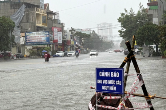 Thanh Hóa: Cảnh báo nguy hiểm trên các sông, tuyến đường thường xảy ra ngập